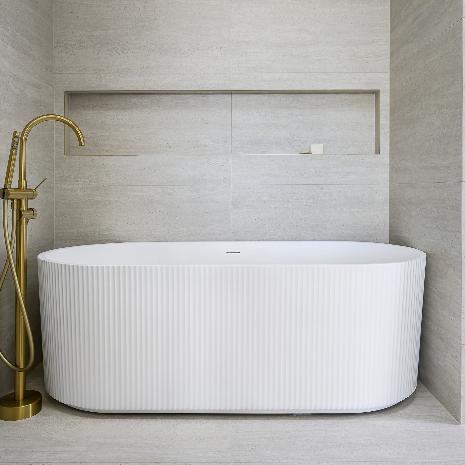Rose Fluted V-Groove Freestanding Bathtub